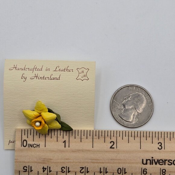 Handcrafted Hinterland Leather Flower Brooch Yellow Daffodil Pearl Canada w/ Box - Picture 7 of 8